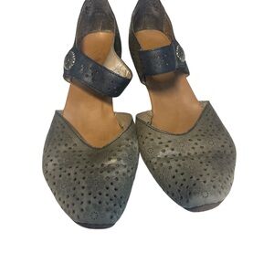 Rieker Women's Perforated Leather Flats Size 6.5